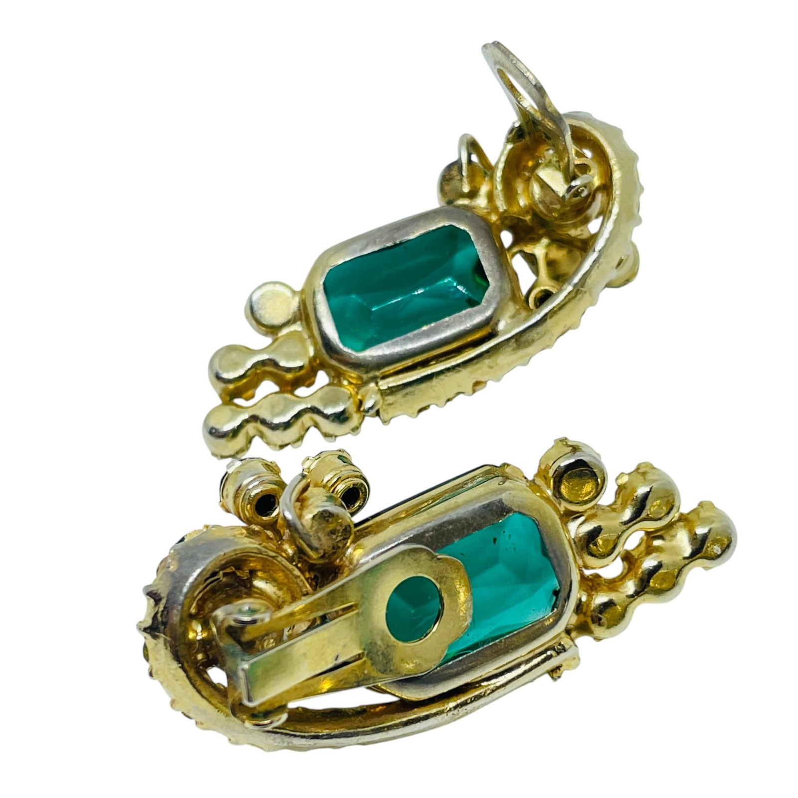 Vintage gold tone emerald green rhinestones flowers designer brooch earrings set