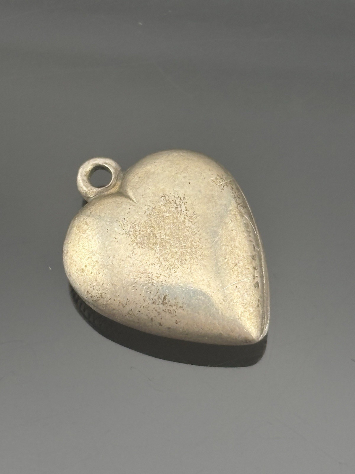 Vtg Single Sterling Silver Puff Heart Charm One Side Etched No Jump Ring 11/16″