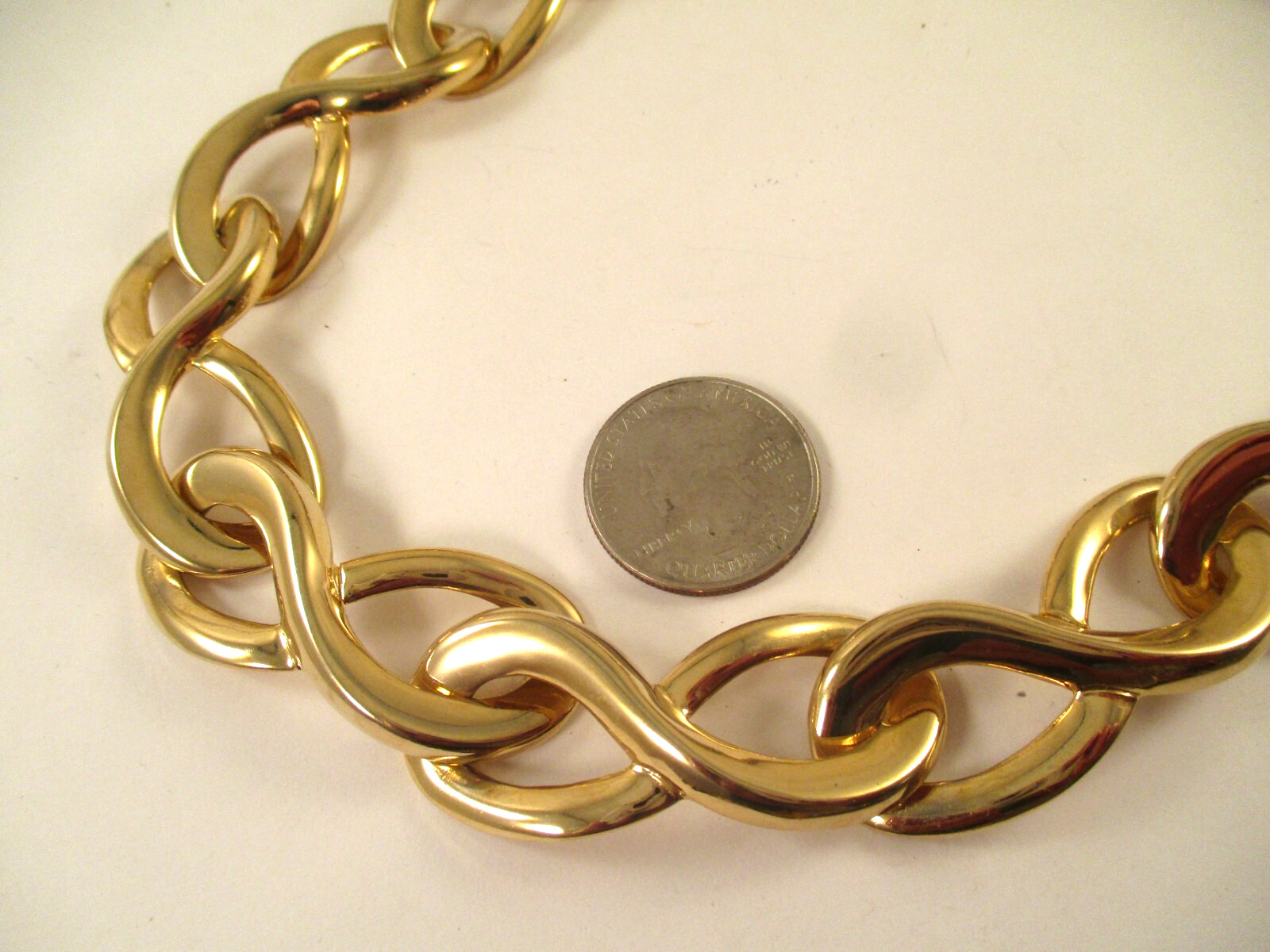 (4) Vintage GOLD TONE PLATED NECKLACES