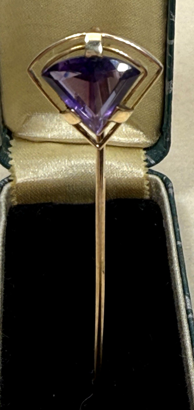 14K Yellow Gold & Trillion Cut Amethyst Art Deco Style Stick Pin