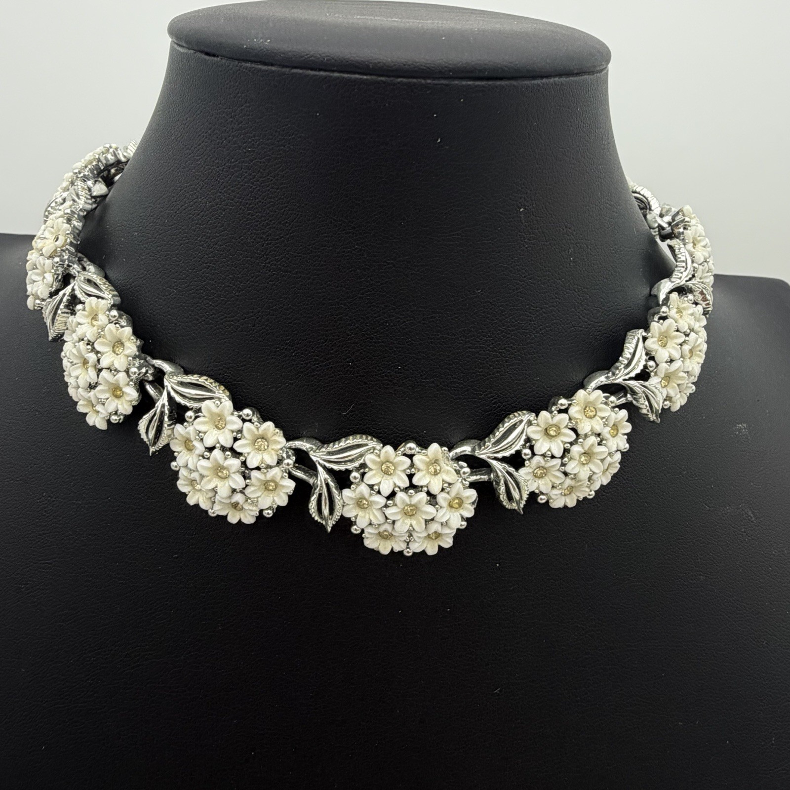 Vintage LISNER Floral Necklace Bouquet Collection 1957 Retro Choker Daisy