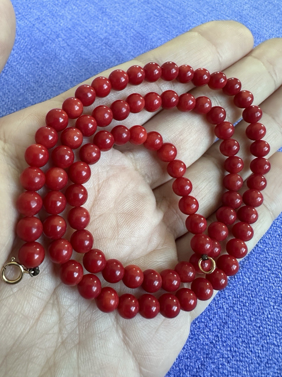 Vintage Red Coral Bead Necklace 18” 5.5mm Round Beads 14K Gold Clasp