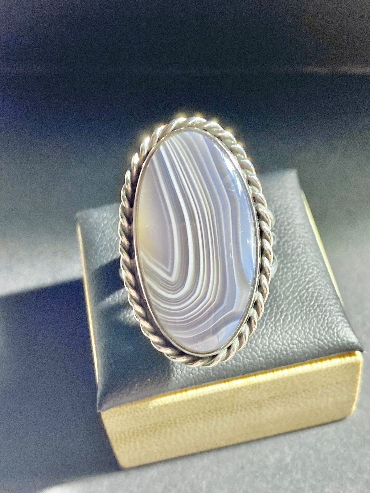 Vintage Sterling 19×27 mm Gray Blue and White Banded Agate Ring Size 7 3/4