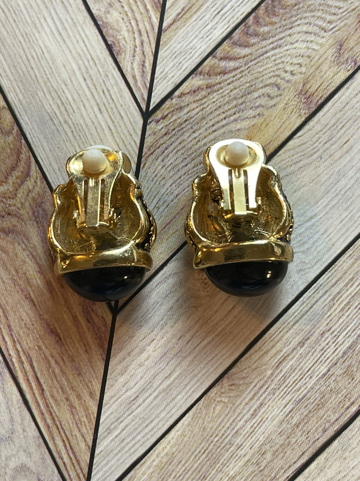 VINTAGE Lot 5 Pair Clip On Earrings Stud Dome Hoop 60s 70s 80s 90s Elegant