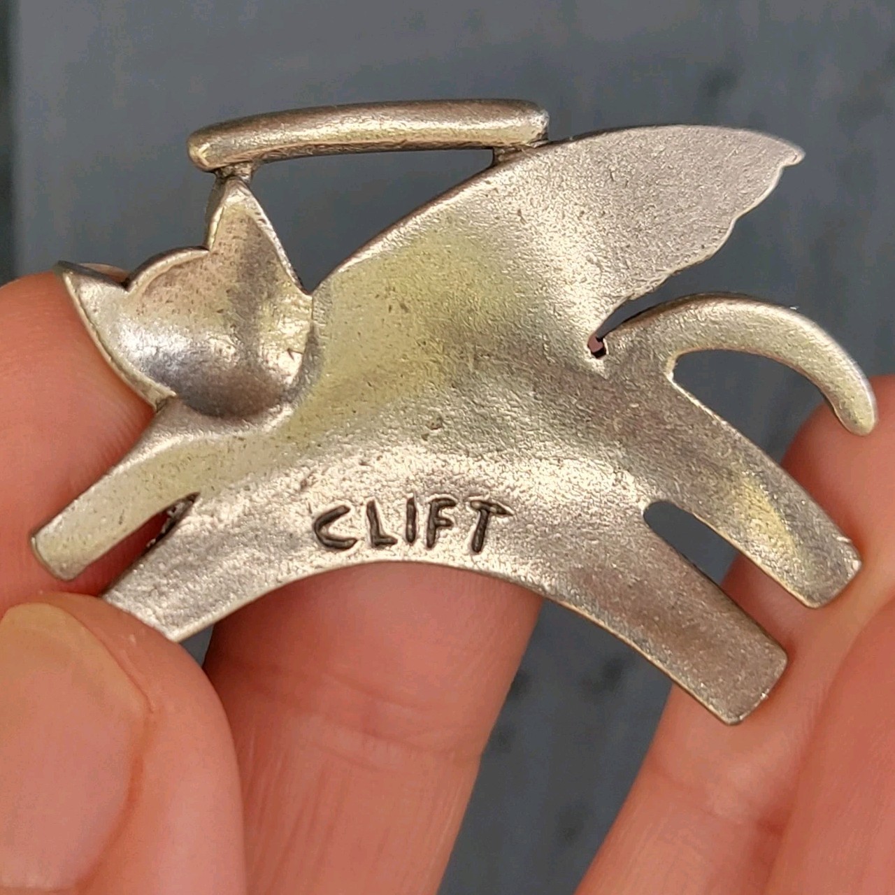 Vtg J. Clift Pewter Cat Pendant – Angel Cat Memorial Modernist Style 1.5″