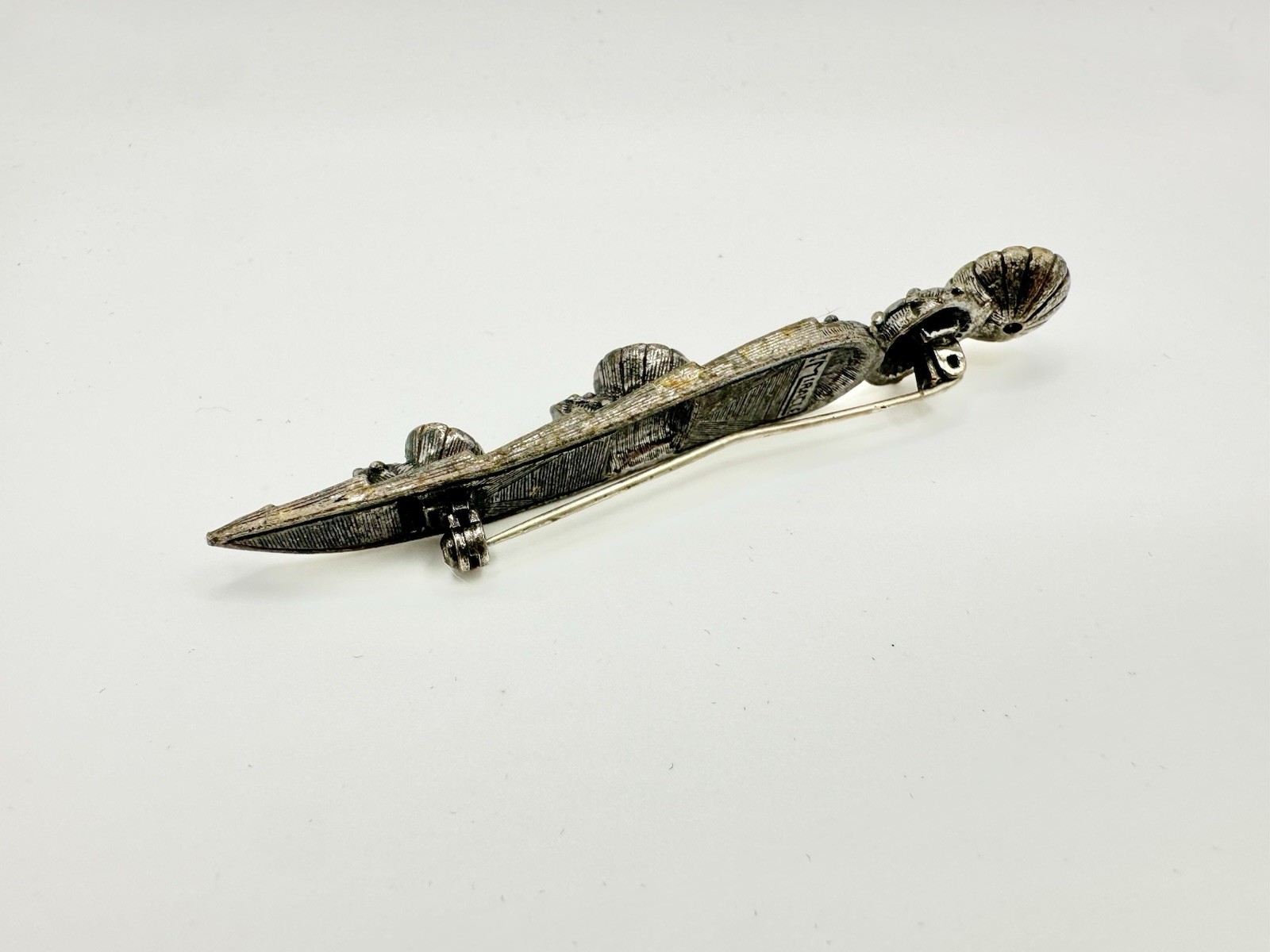 Vintage Miracle Scottish Sgian Dubh Brooch – Celtic Dagger Pin, Faux Agate/Glass