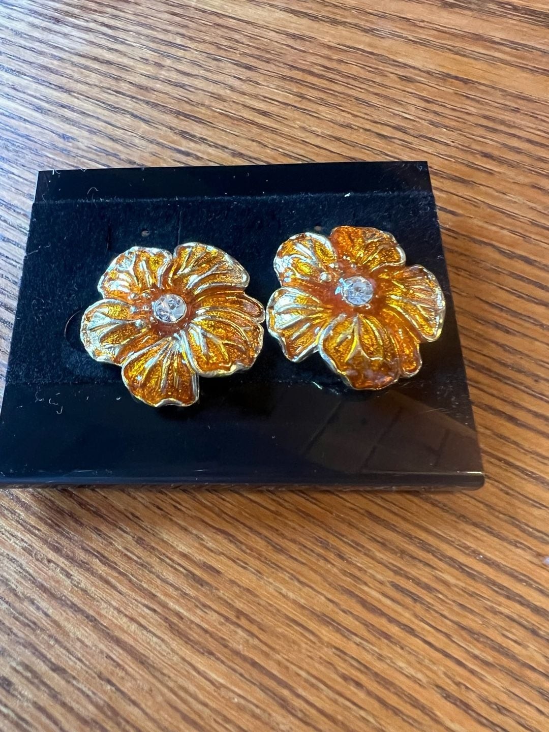 Vintage Gold-Tone Enamel Hibiscus Flower Stud Earrings with Rhinestone Center