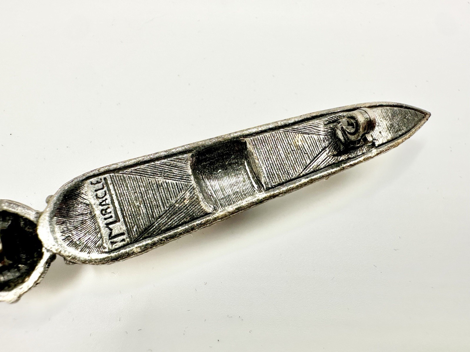 Vintage Miracle Scottish Sgian Dubh Brooch – Celtic Dagger Pin, Faux Agate/Glass