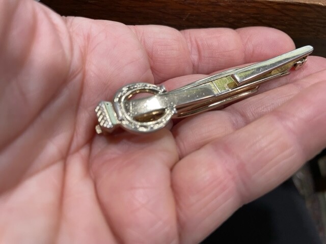 Hadley Nail & Horse Shoe Tie Clip Bar Gold Tone B4