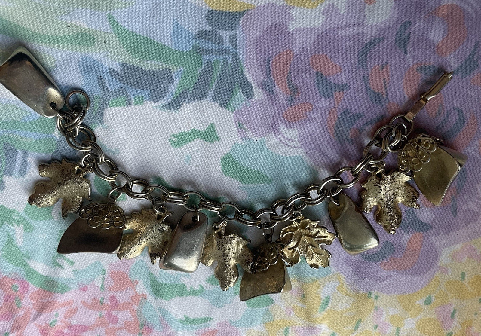 Vintage Gold Tone Foliage Charm Bracelet Leaves Mid Century Autumn Fall