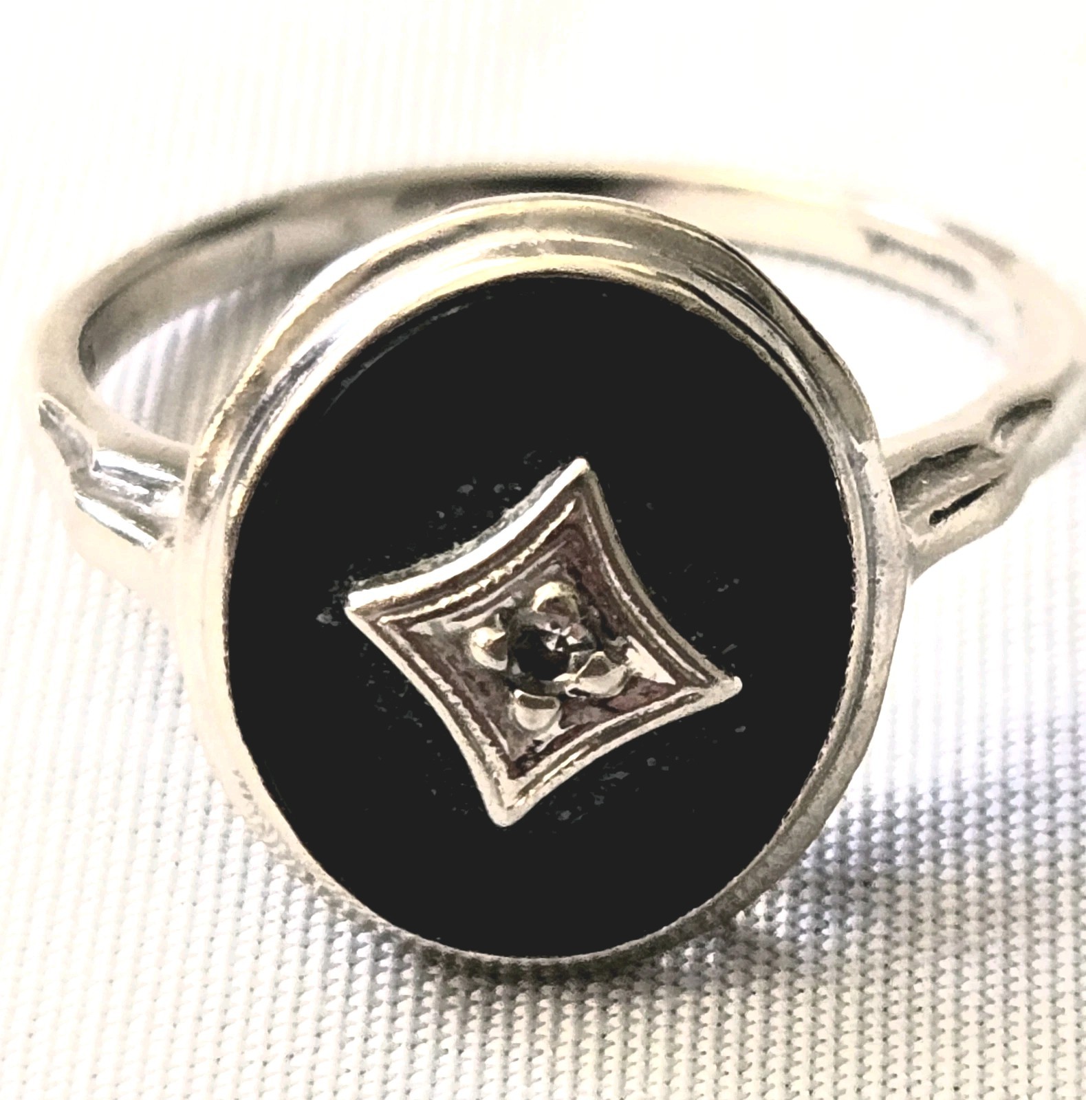 Vintage BDA 10k White Onyx Diamond Ring Sz 5.75 – 2.11 Grams
