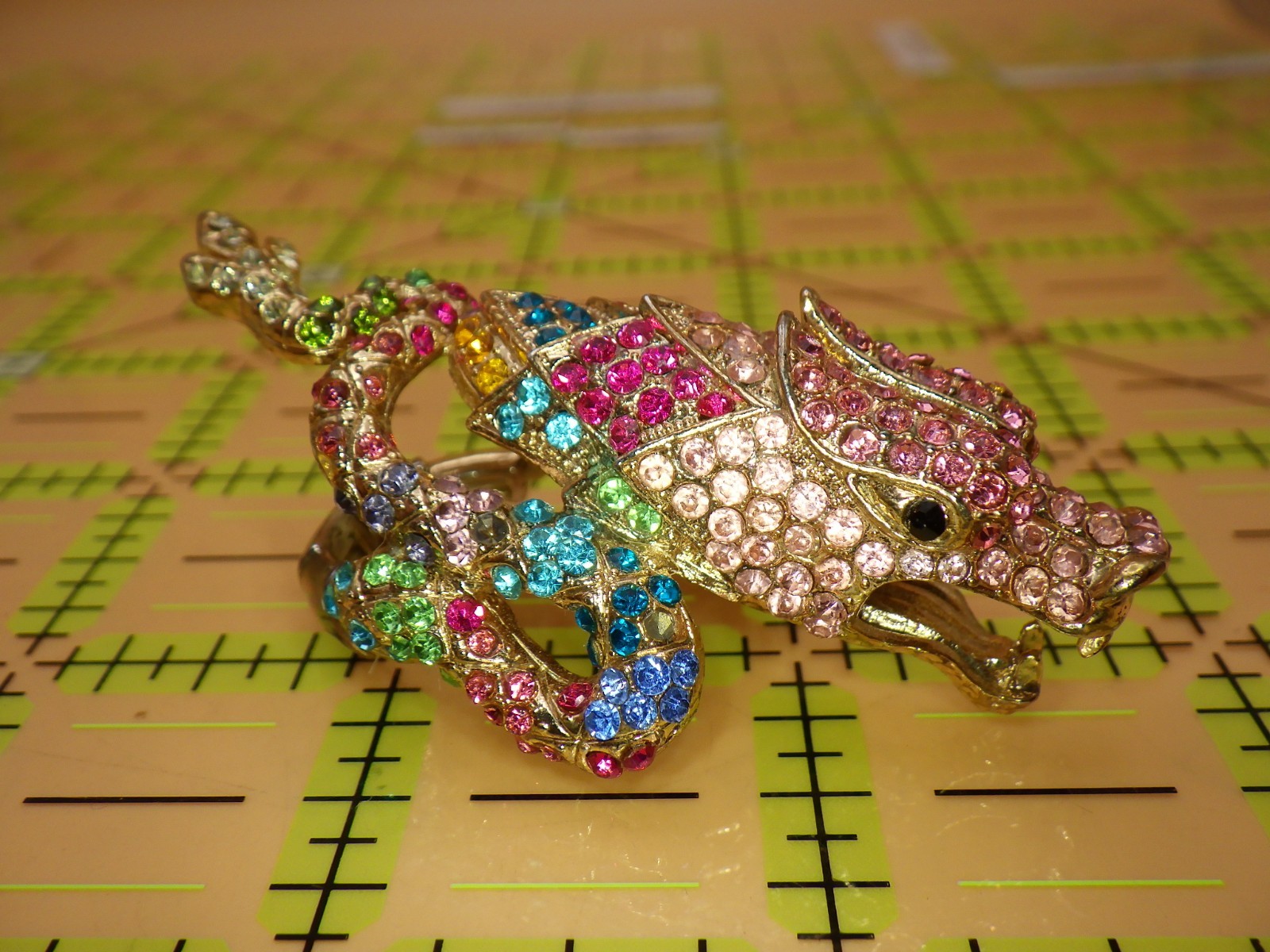 Sparkly Dragon Ring Multi-Color Rhinestones Gold Tone Stretch Band US 8-15
