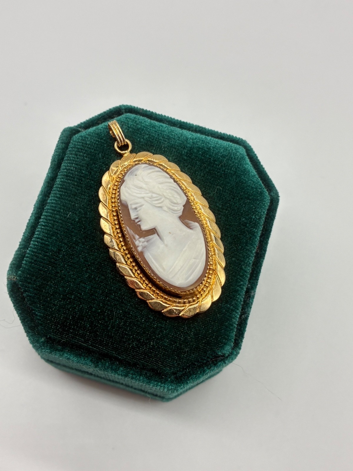 vintage Catamore cameo pendant 12k gold filled