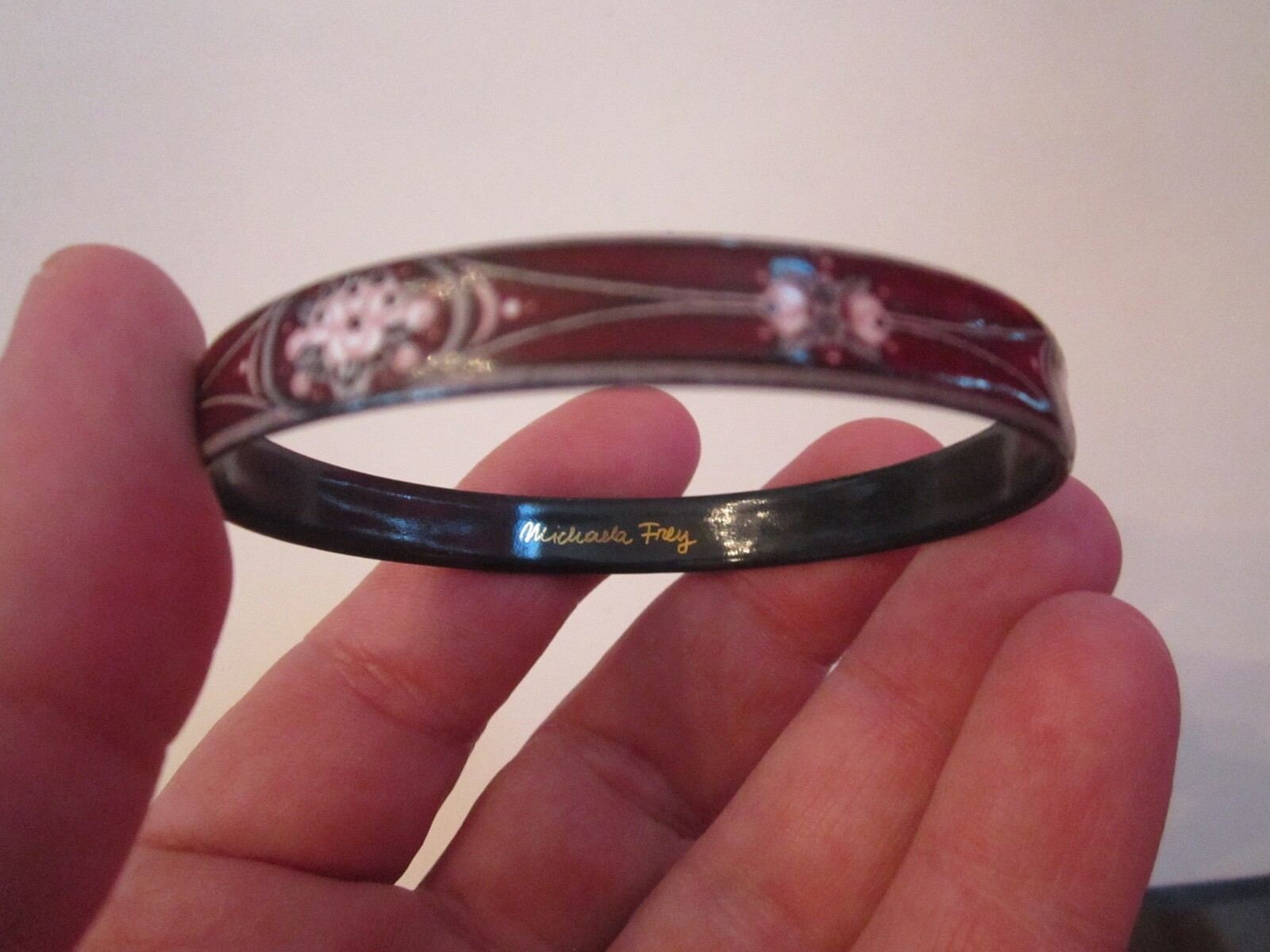 MICHAELA FREY BANGLE – 3/8″ WIDE – PINK AND DARK REDISH BROWN COLORS – TUB SC-11