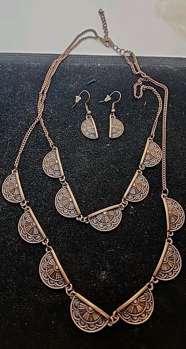 Vintage Coppertone Double Strand Crescent Plate Necklace W/Matching Earrings 20″