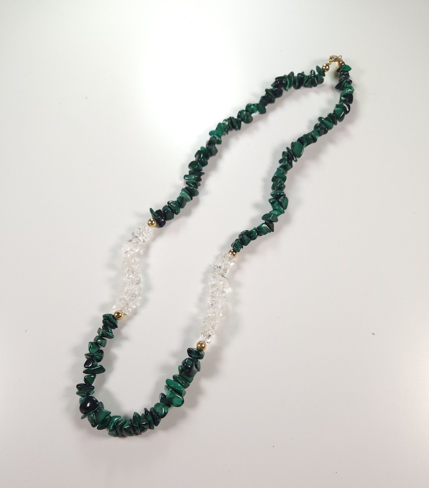 Vintage Dark Green and Clear Chipped Rock Bead Beaded Necklace Gold Accent