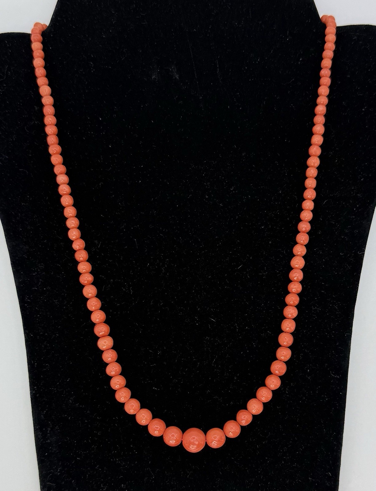 Antique Edwardian Victorian Hand Strung Knot Graduated Coral Bead Necklace 18”