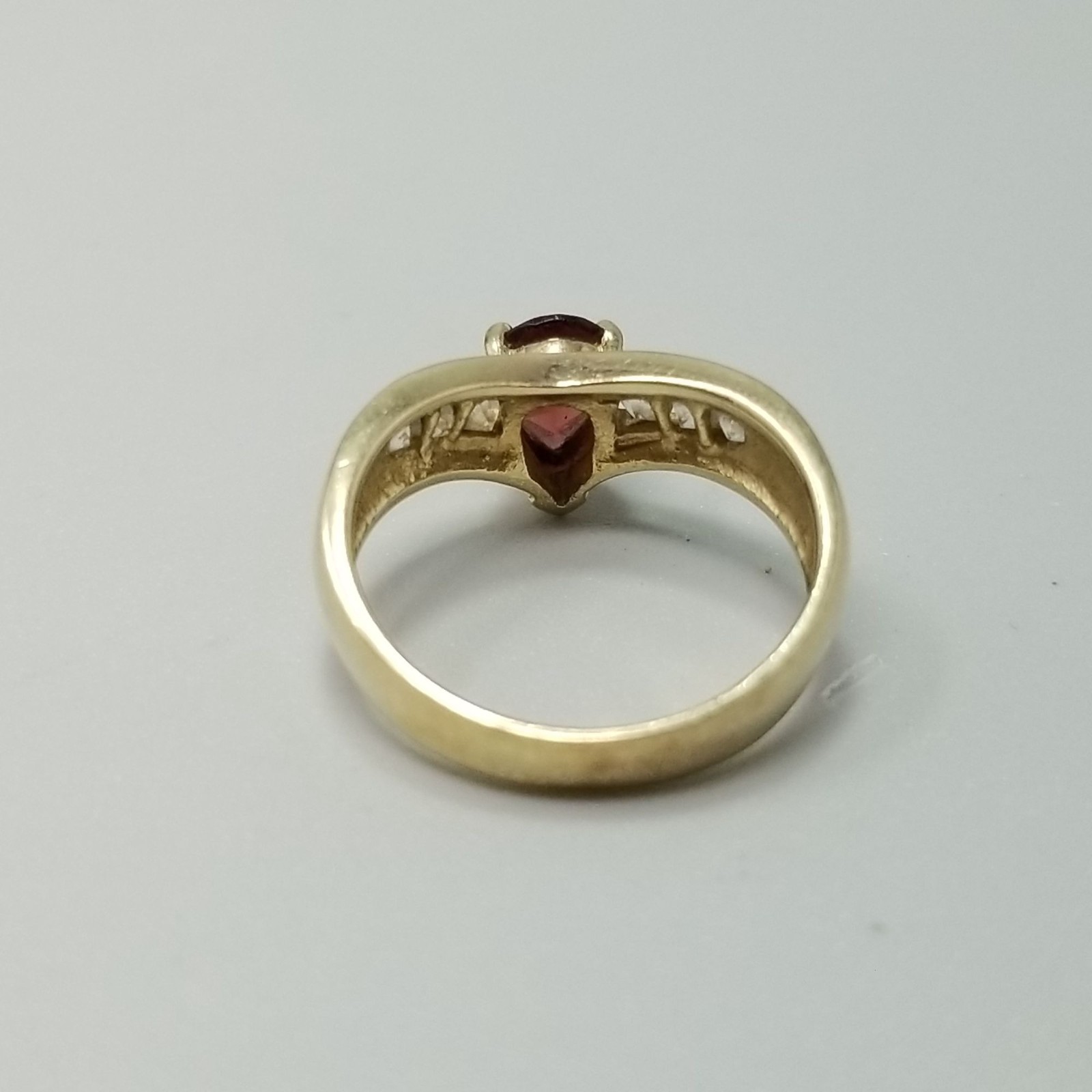 Vintage 14k Yellow Gold Red Garnet Ring Size 5 Band Pear Cut January Birthstone