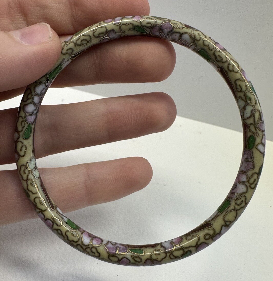 VINTAGE CLOISONNÉ PURPLE GREEN WHITE ENAMEL FLOWER BANGLE BRACELET