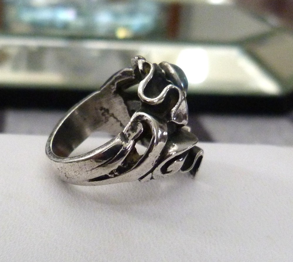 STERLING SILVER MODERN BRUTALIST RIBBON STYLE TURQUOISE GEMSTONE RING SIZE 5