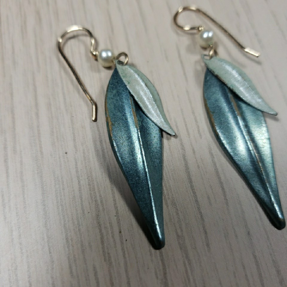 Vintage Metal Leaf / Spoon Earrings Estate Jewelry Pair Wire A+