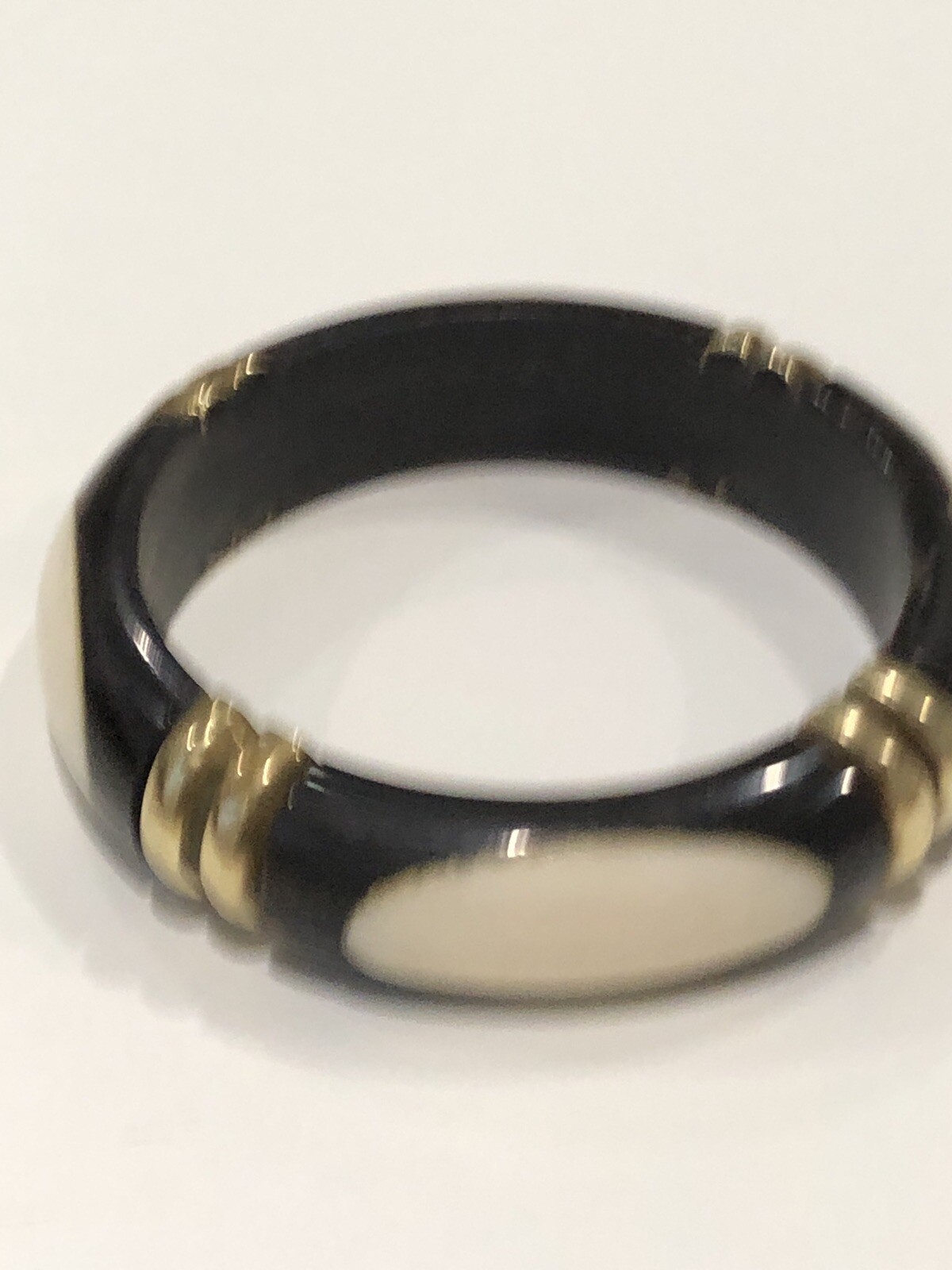 Vintage Bracelet Wood And Lucite And Brass 2.5 In By 1/2 In Estate Jewelry