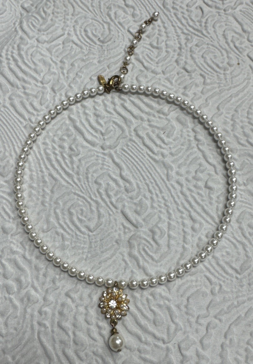 VINTAGE ANNE KLEIN Signed Faux Pearl Collar DESIGNER NECKLACE Sunburst Pendant