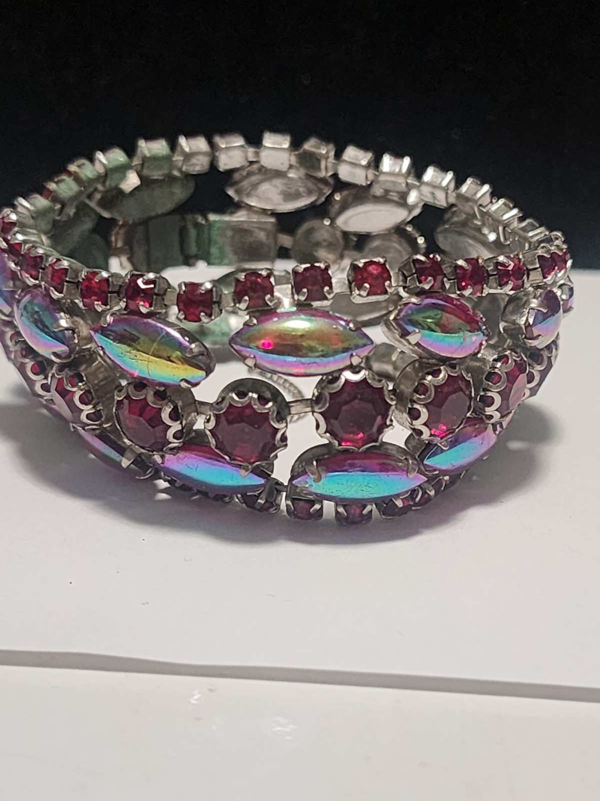 VINTAGE Rhinestones Red cabochons Iridescent aurora Borealis BRACELET Juliana?