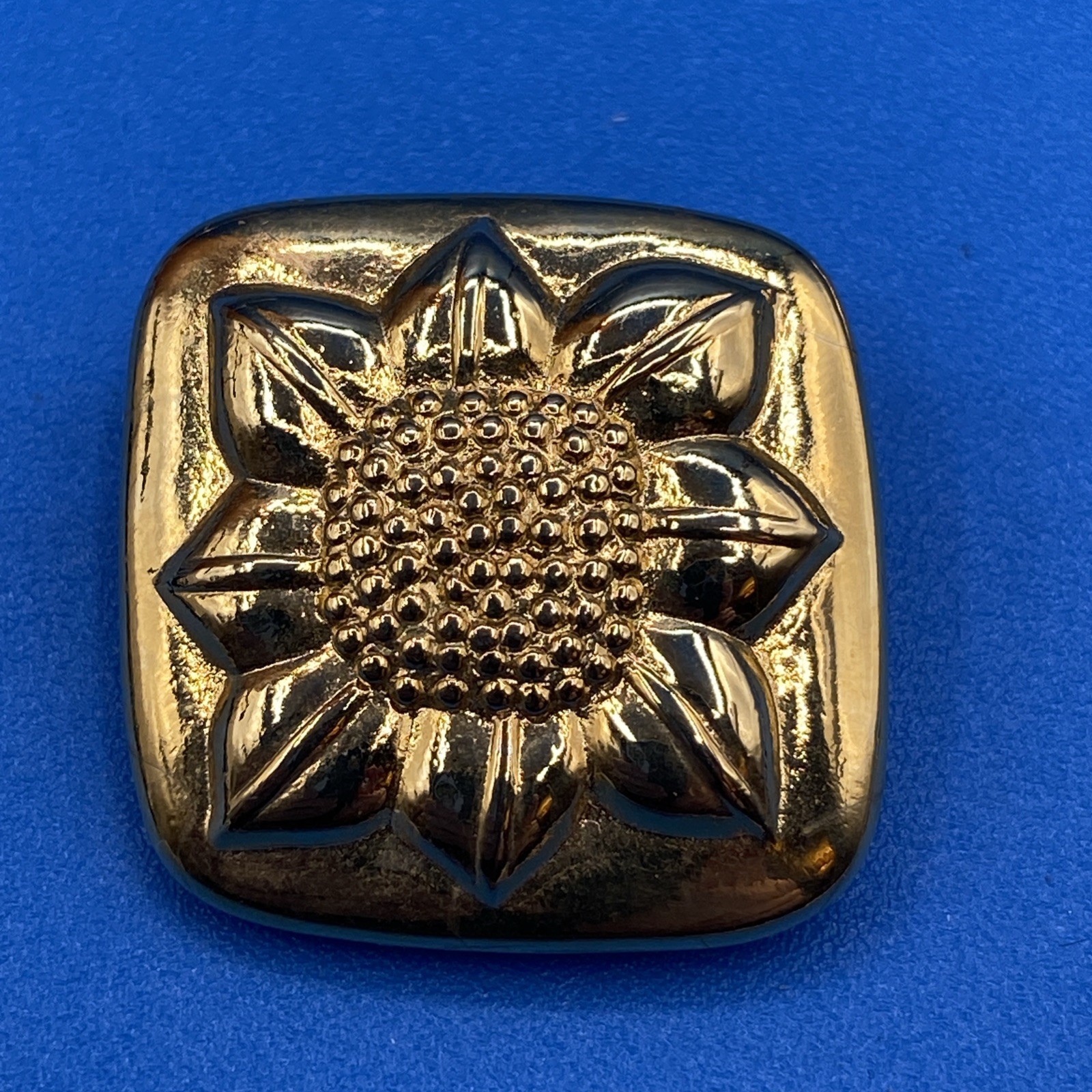 Liz Claiborne Vintage 1980s 1990s EARRINGS clip-on SUNFLOWERS goldtone squares