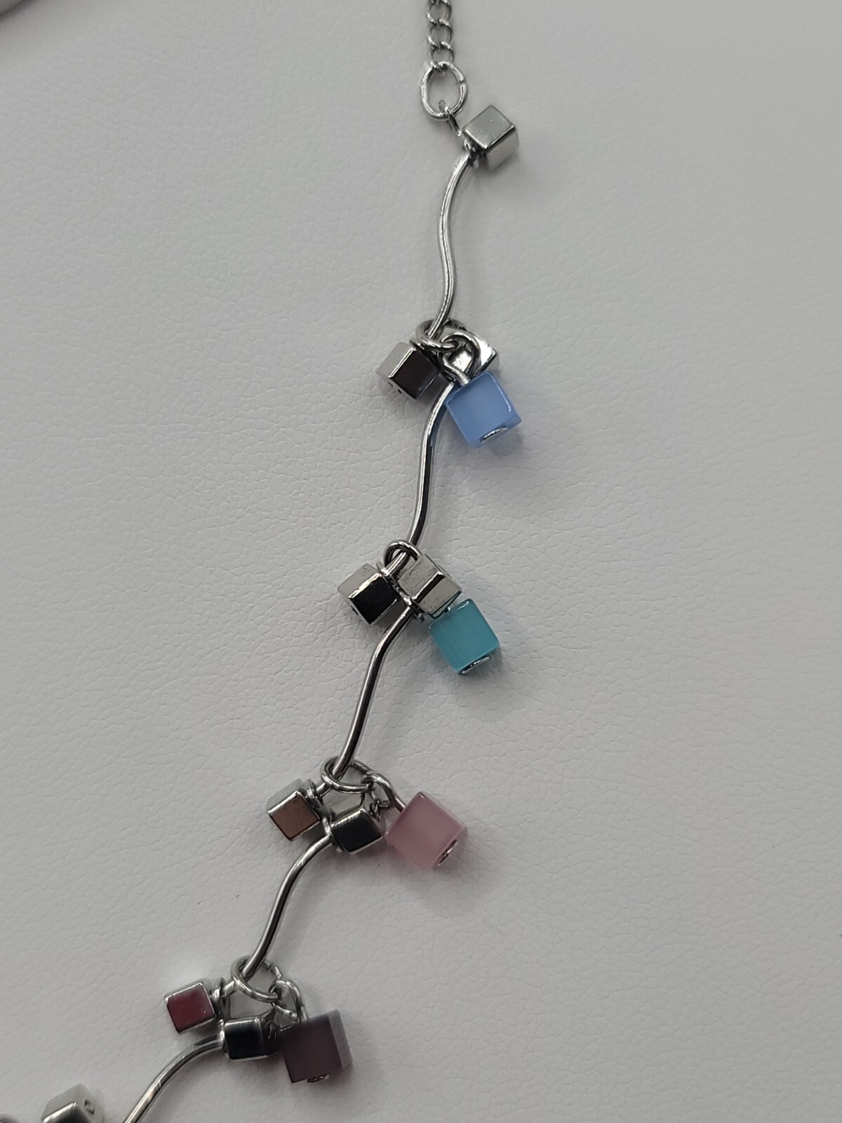 15-17″ Multicolored Cubes On Silvertone Chain Choker Necklace