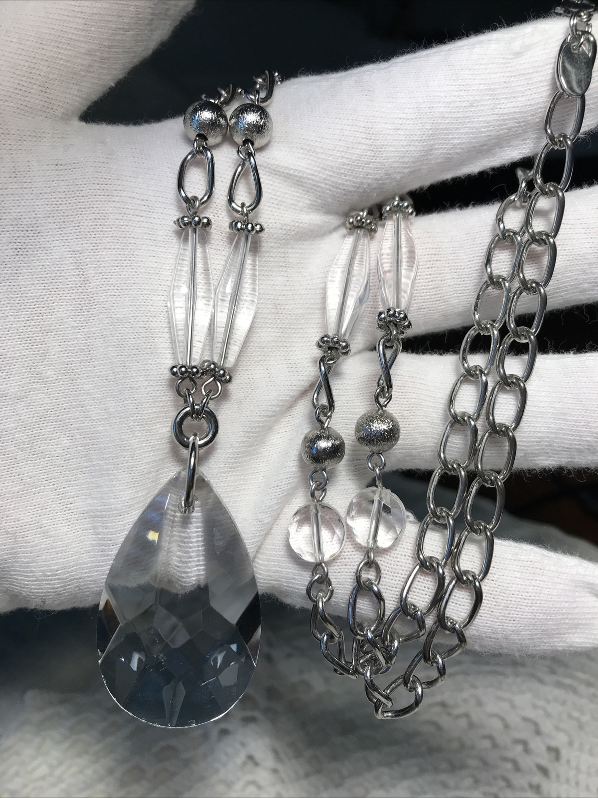 Lia Sophia Crystal Tear Drop pendant necklace 30” Silver tone Chain