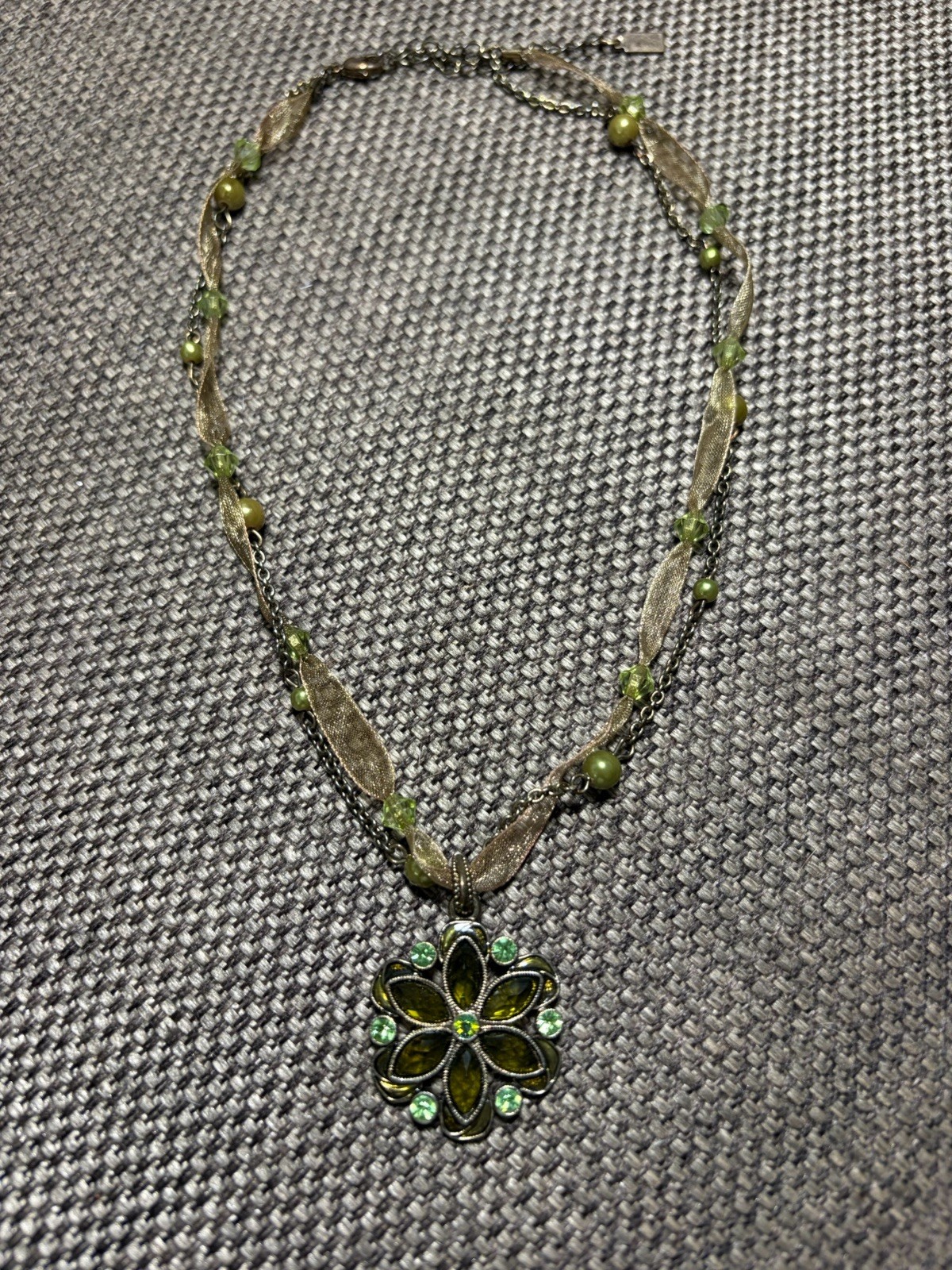 VTG 1928 Signed Moss Green Gold Tone Flower Necklace Double Strand Faux Pearls
