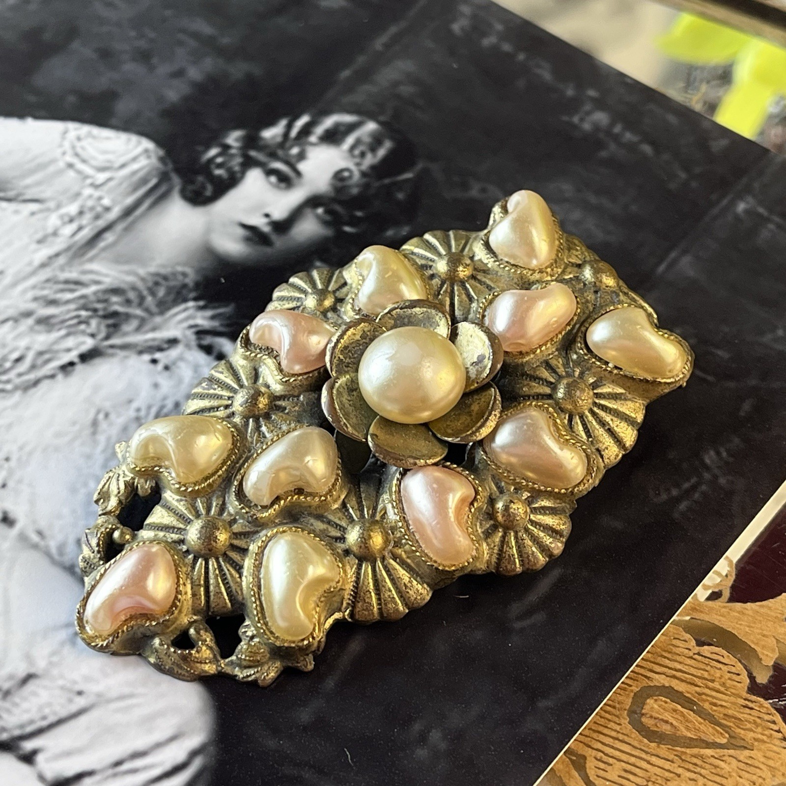 Vtg Art Deco Brass Faux Pearl Fur Clip – Floral Petal Design – 2.5” – 1930s-40s