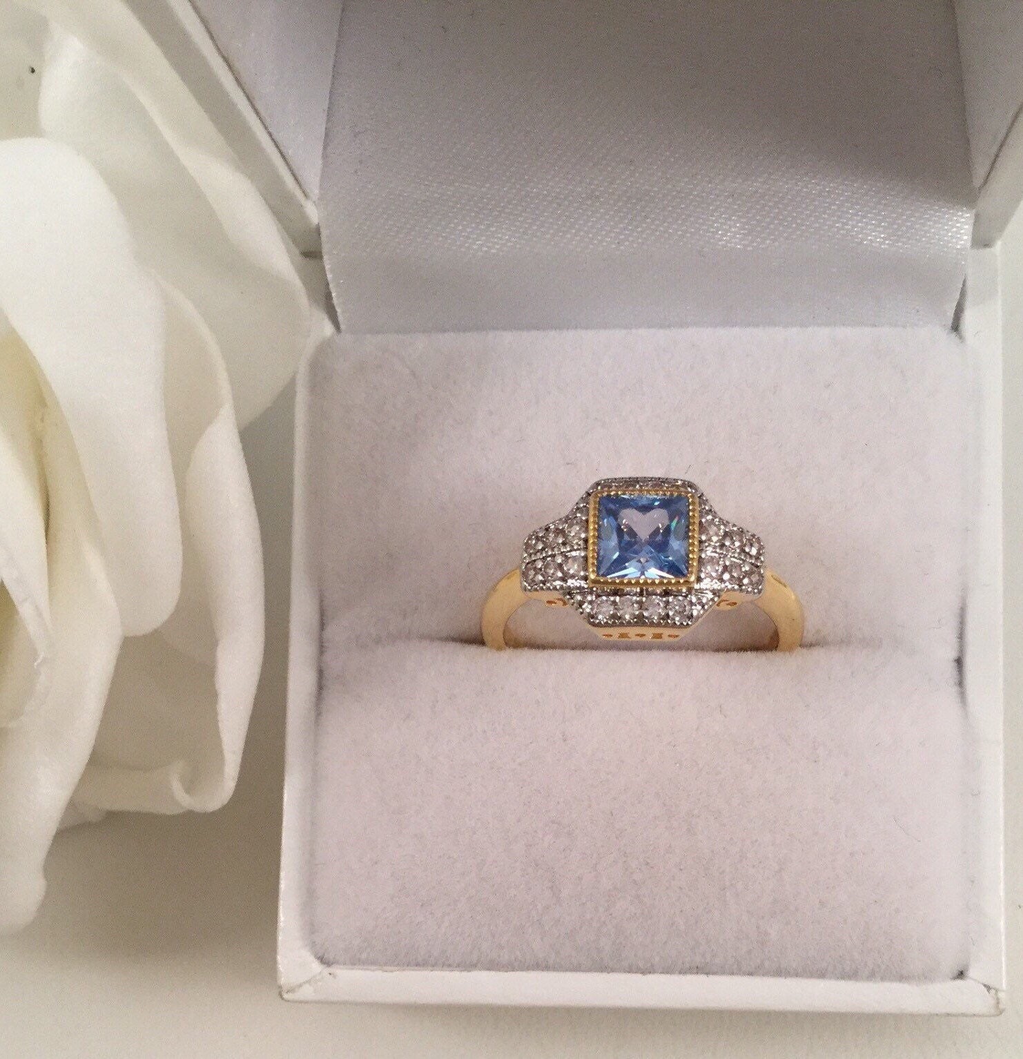 Vintage Jewellery Gold Ring Blue Topaz White Sapphires Antique Deco Jewelry