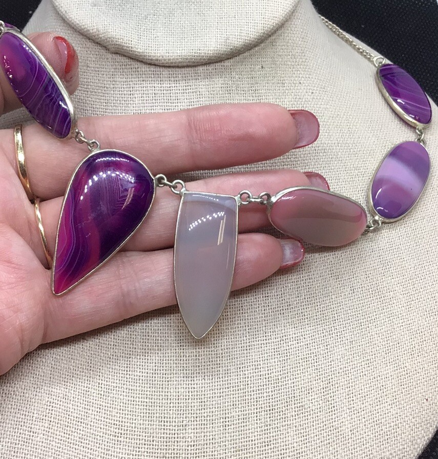 Vintage Costume Chunky Wide Purple Pink & White Glass Stone Necklace 22″ D616