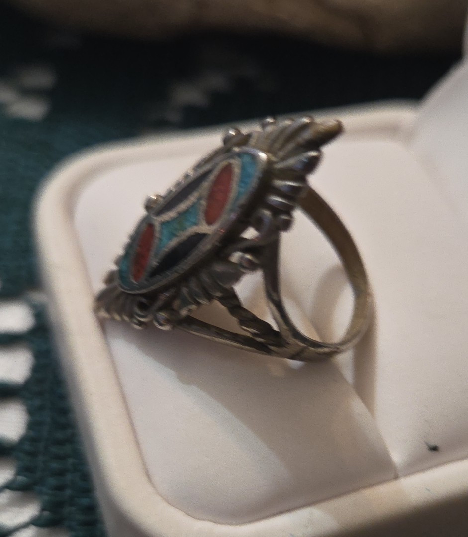 Vtg Artisan Silver Southwestern Turquoise Onyx Coral Chip Inlay Sz 7.5 Ring W76