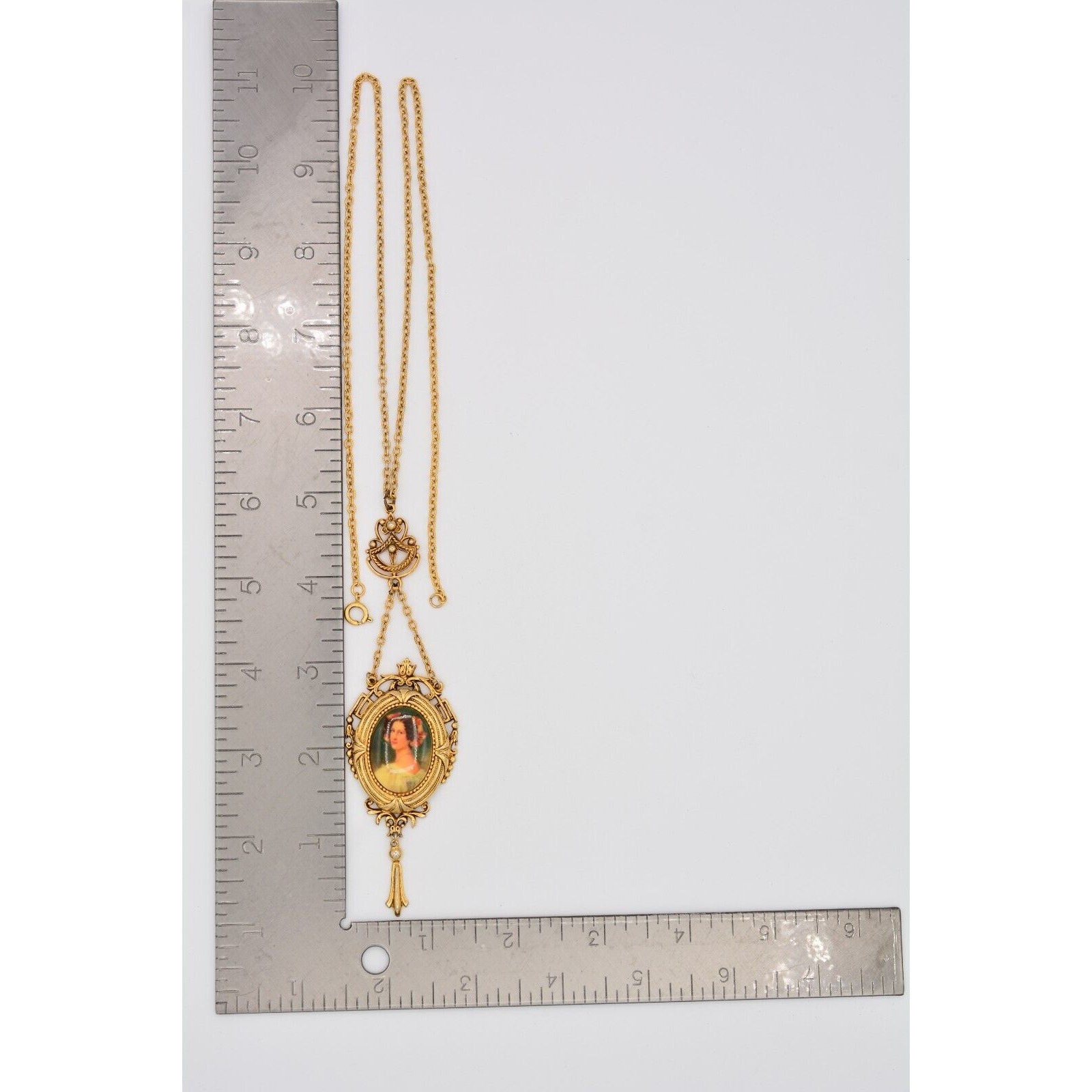 ART Vintage Renaissance Portrait Pendant Necklace Antiqued Gold Signed 60s BinAU