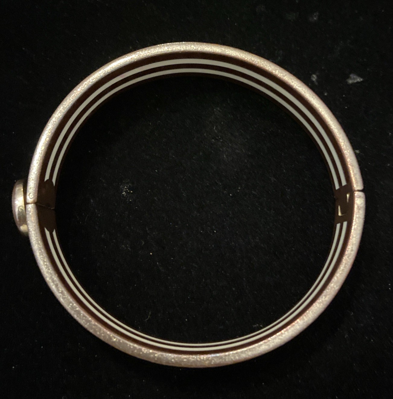 Classic HENRI BENDEL Chestnut Enamel Centennial Stripe Hinged BANGLE BRACELET