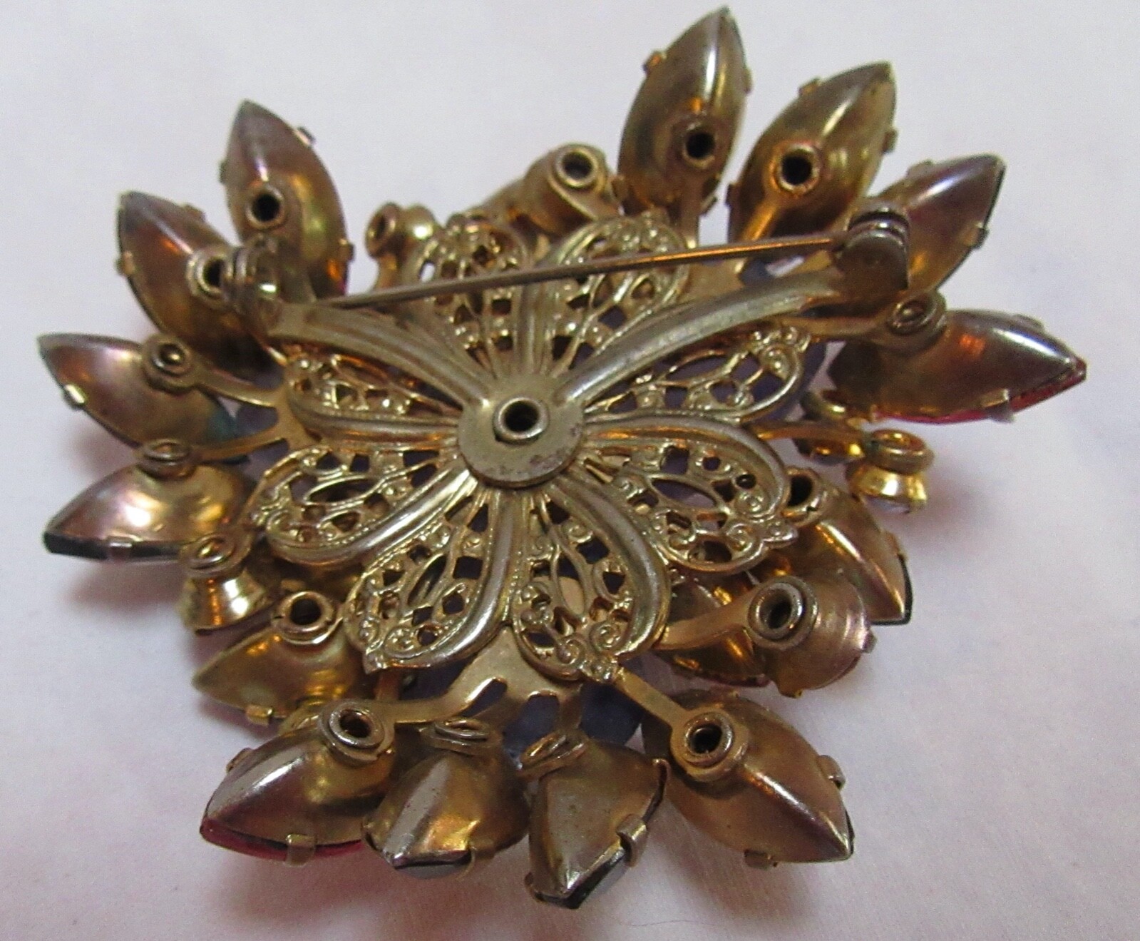 1950s Pink Red Purple Rhinestone Brooch/Pin Gold Tone Back Claw Set 2.5″