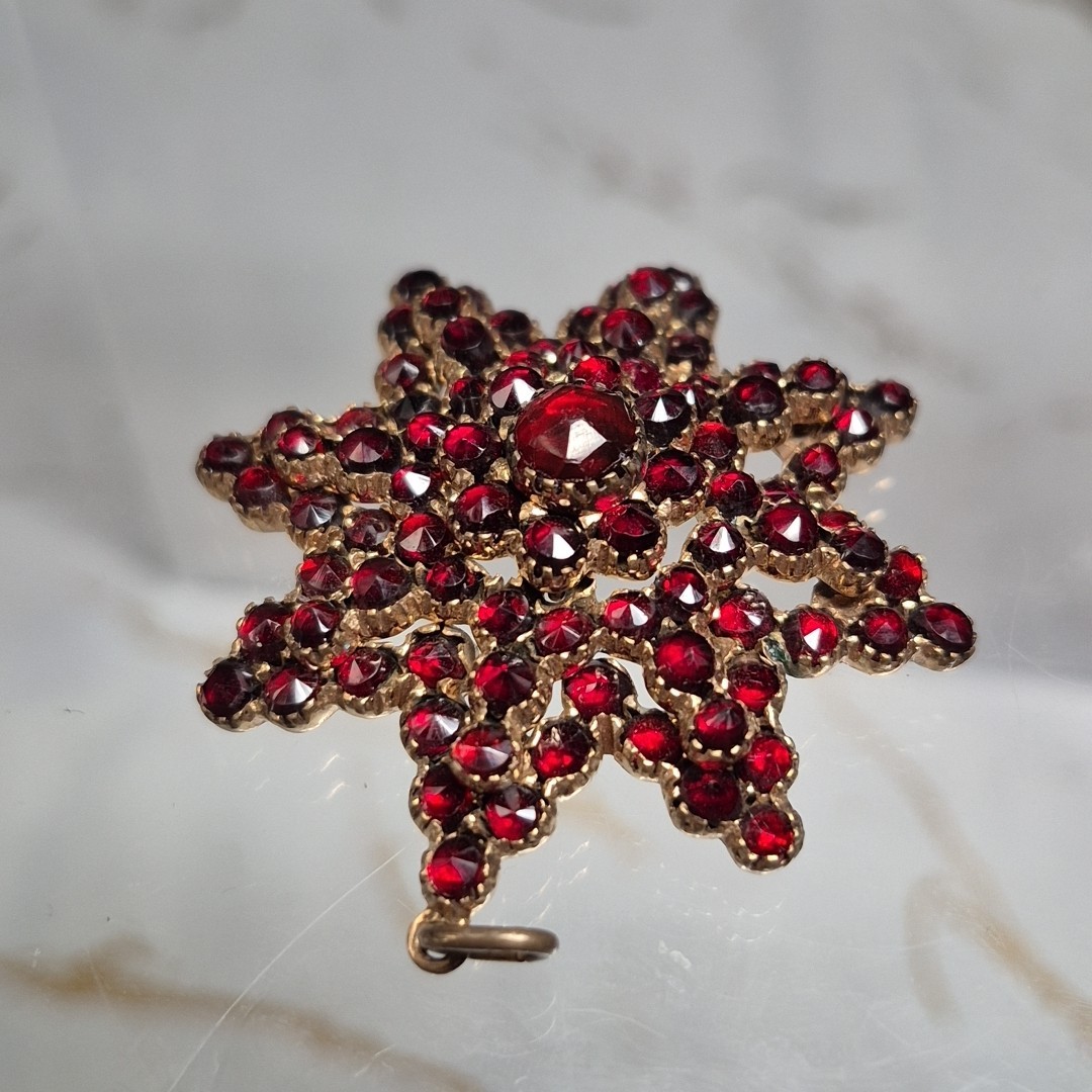 Antique Victorian Bohemian Rosecut Garnet Unmarked Gold Filled Starburst Pendant
