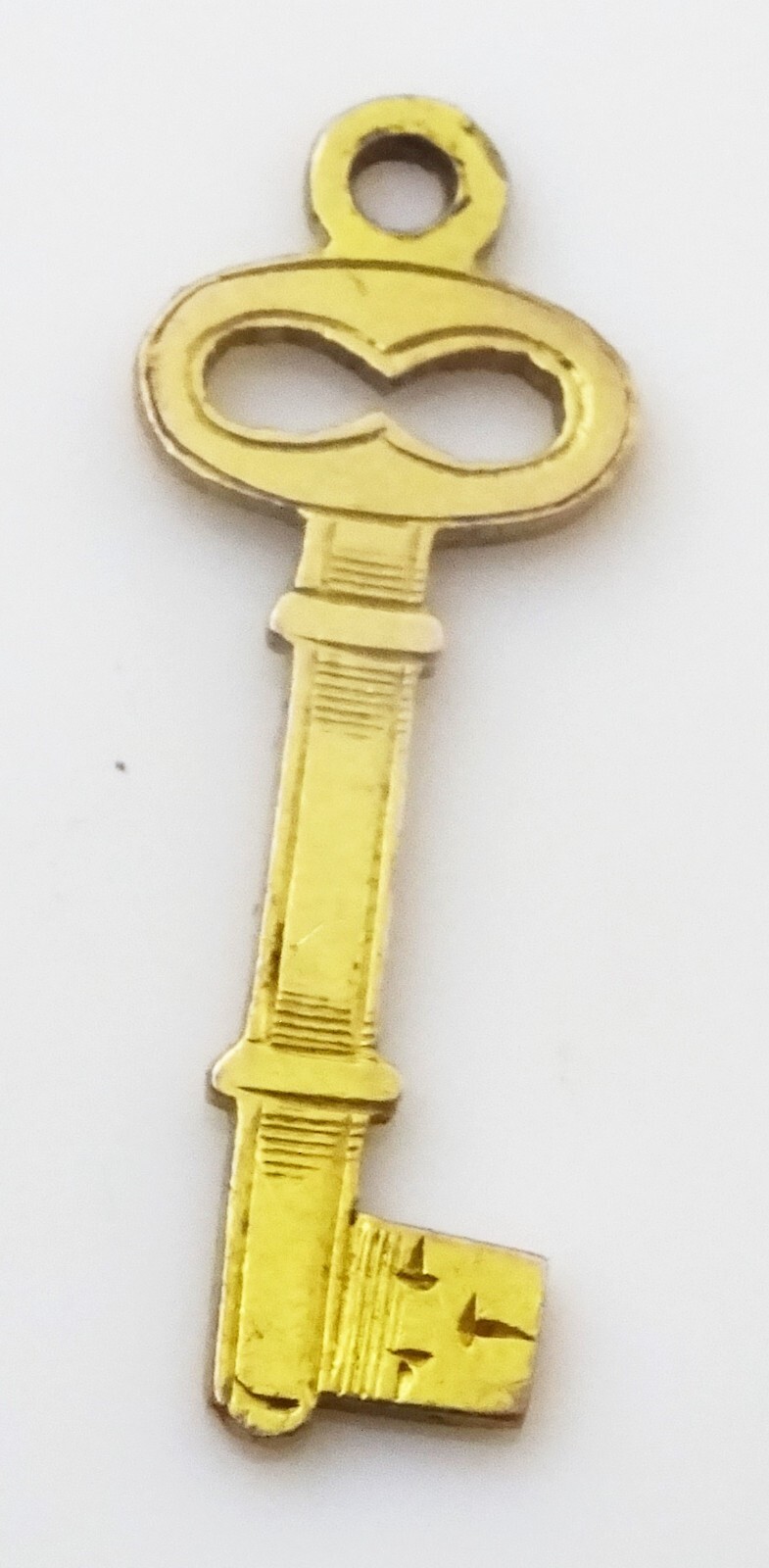 Vintage 9 karat gold Key Charm