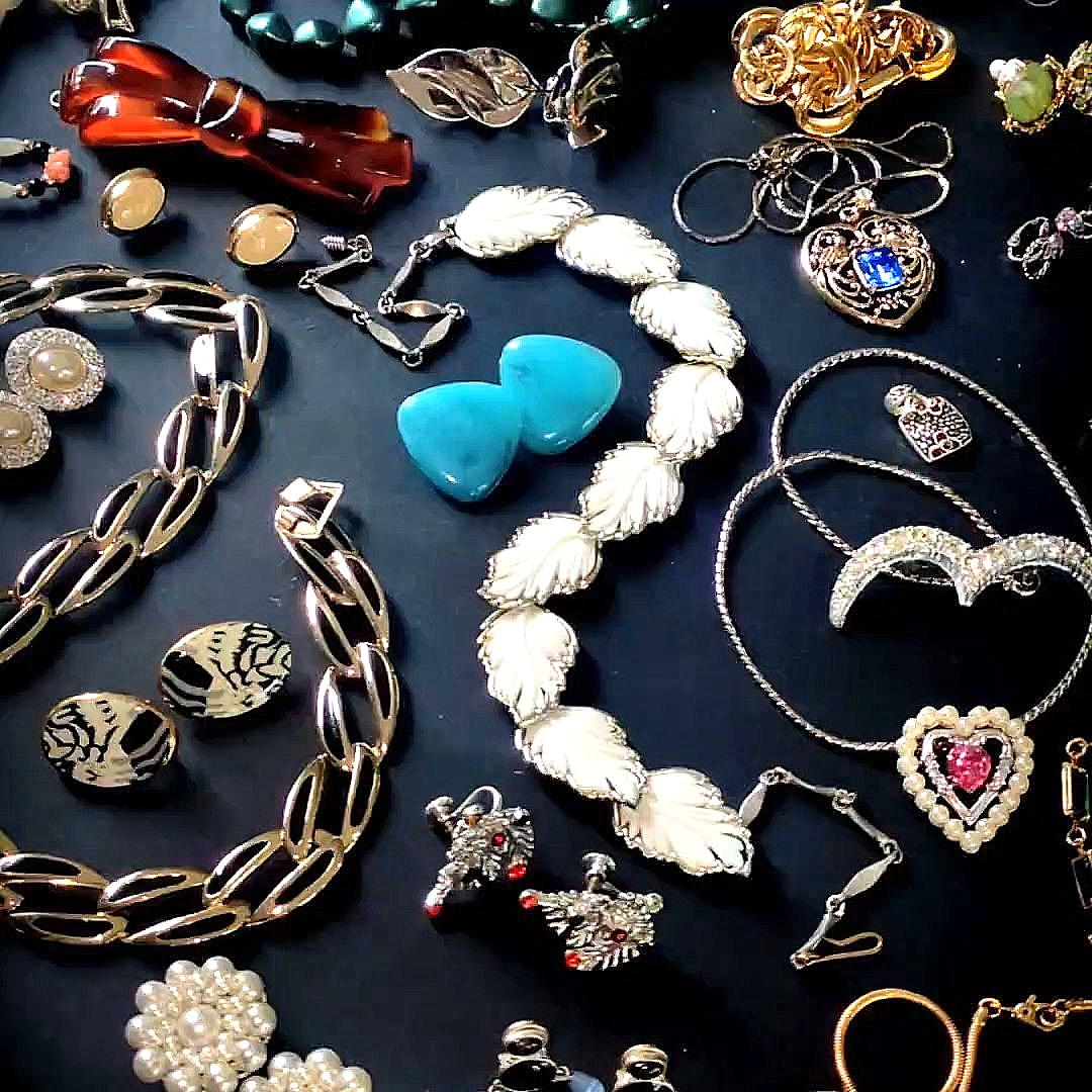 Lot Huge Estate Jewelry Napier Coro Avon + MORE 120+ Pc All Wearable VTG to Now
