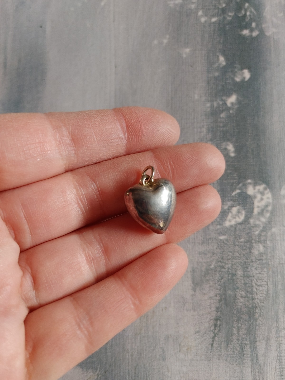 Vintage pendant charm silver tone metal puff heart