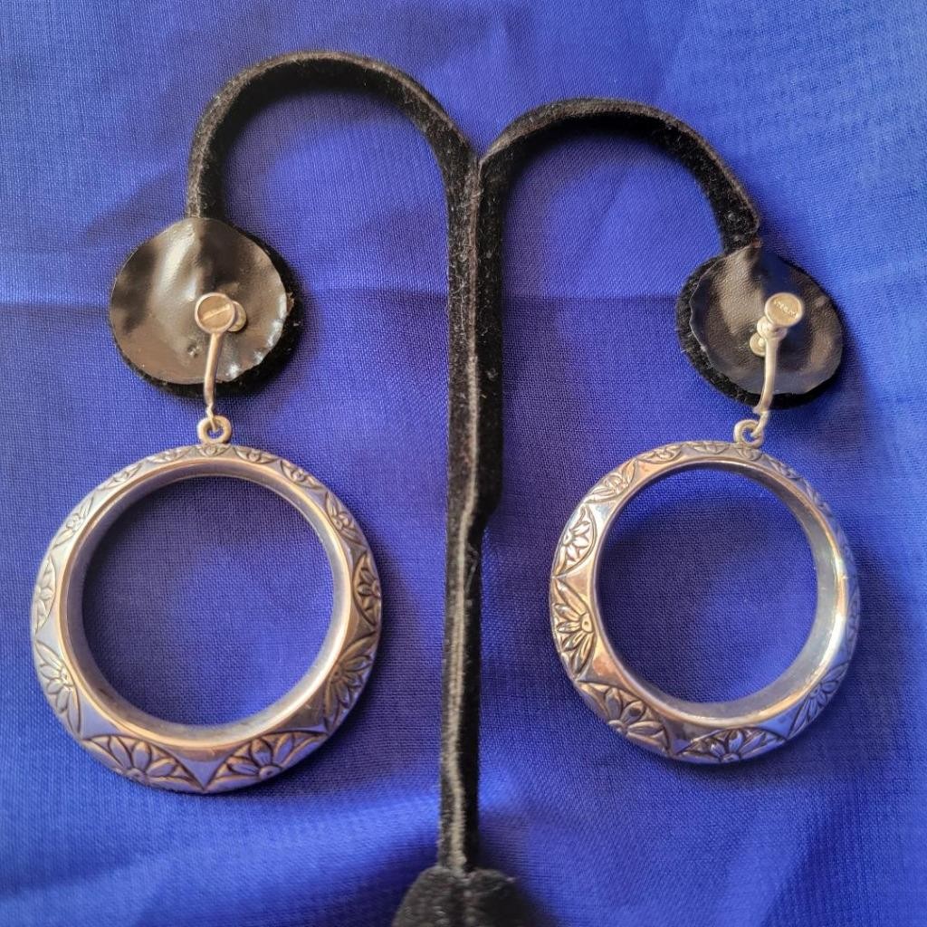 Pair Vintage Sterling Silver Flower Etched Screw On Hoop Earrings 14.86 grams