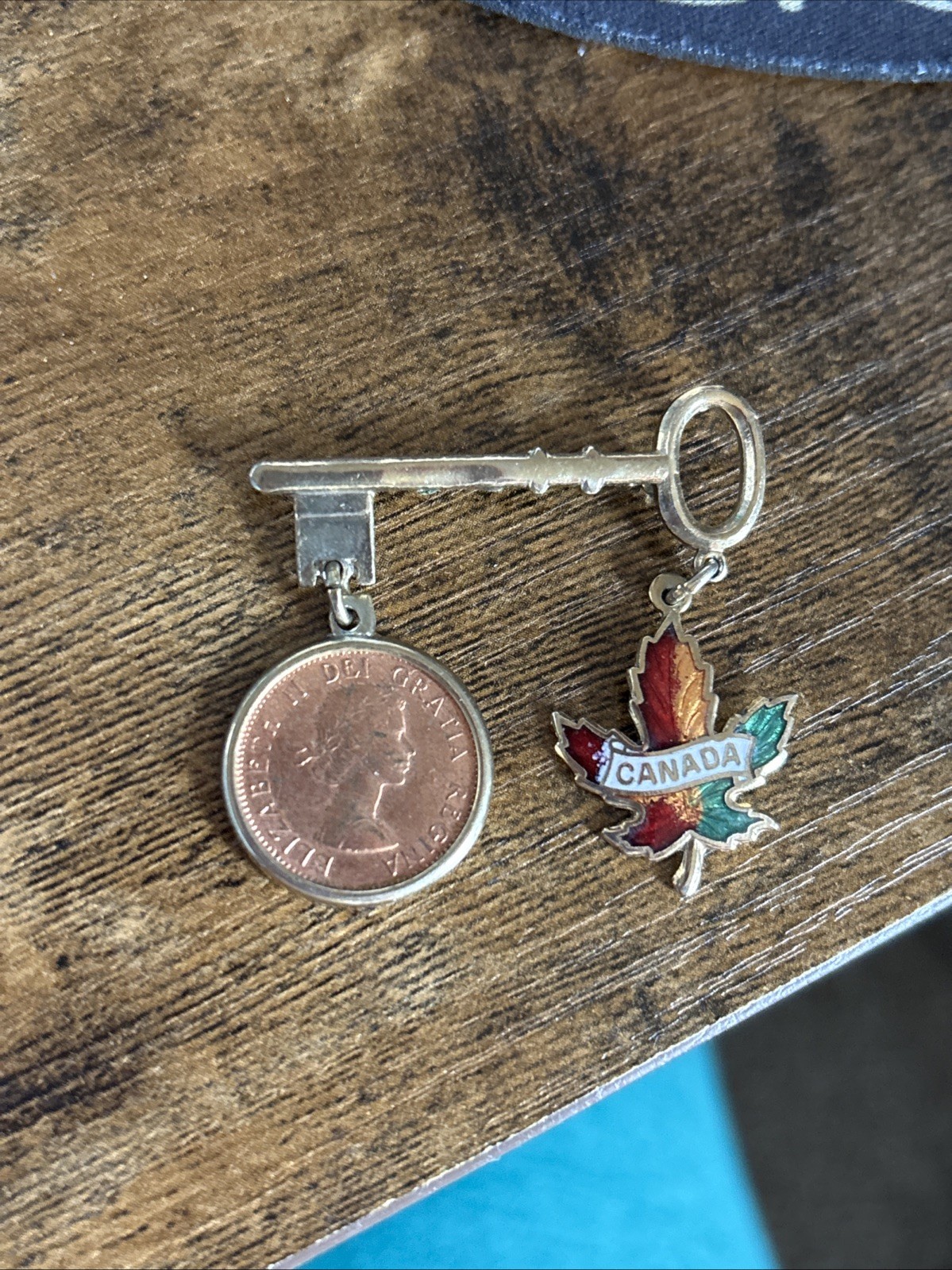 Vintage Canada Maple Leaf Gold Tone Souvenir Cloisonne & 1956 Penny Key Pin