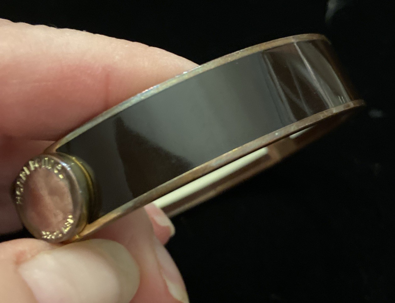 Classic HENRI BENDEL Chestnut Enamel Centennial Stripe Hinged BANGLE BRACELET