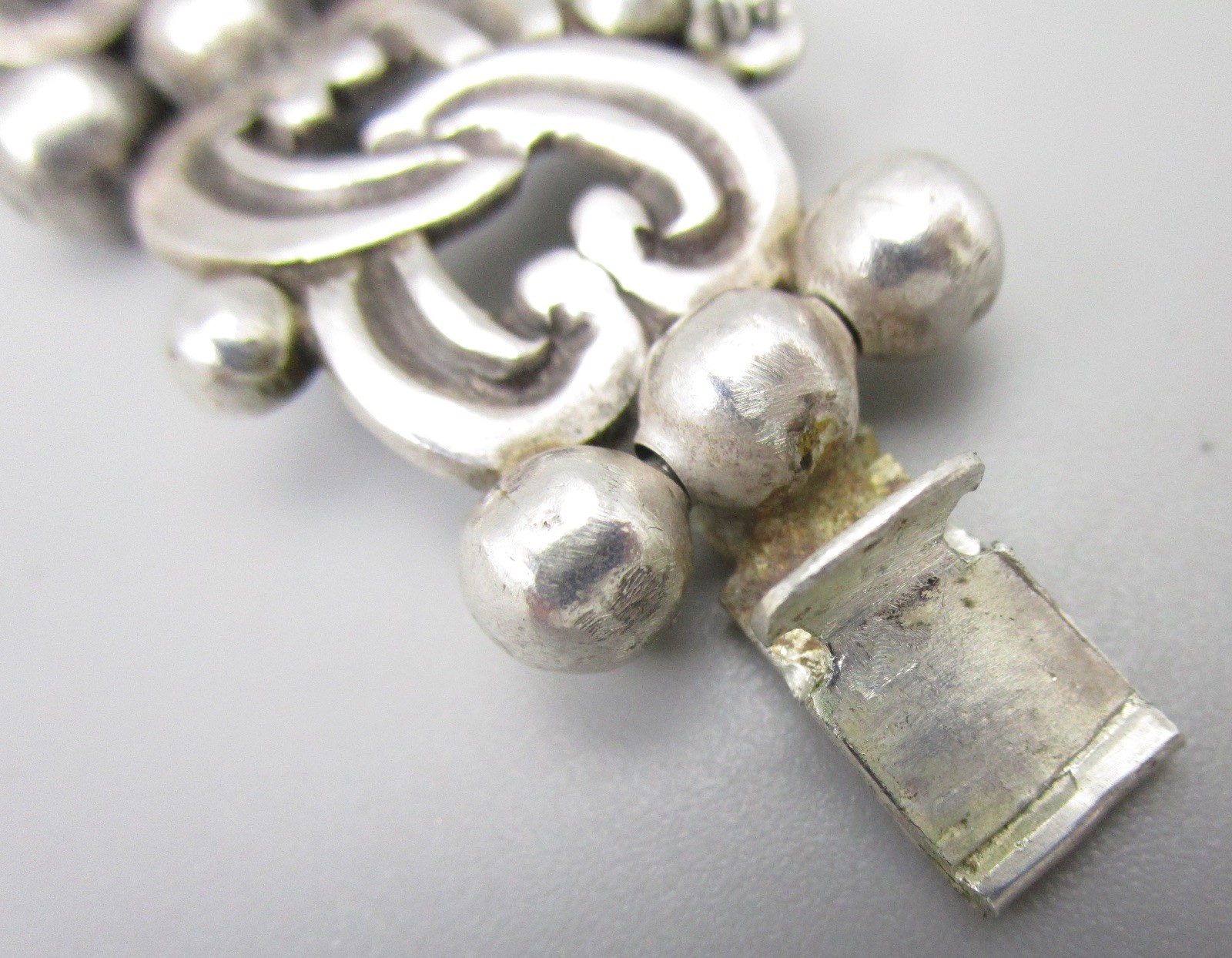 MEXICAN 980 STERLING SILVER AGUILAR STYLE SCROLL & BALL BRACELET – 40.7 