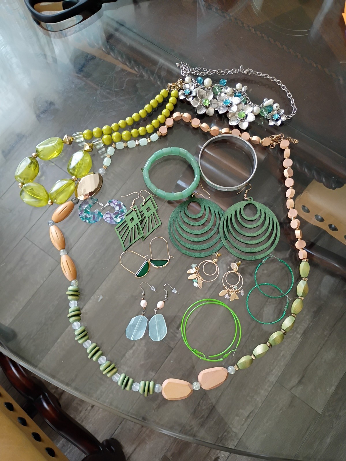 Costume Jewelry: Lot of Green Necklaces Earrings and Bracelets Vintage to Modern