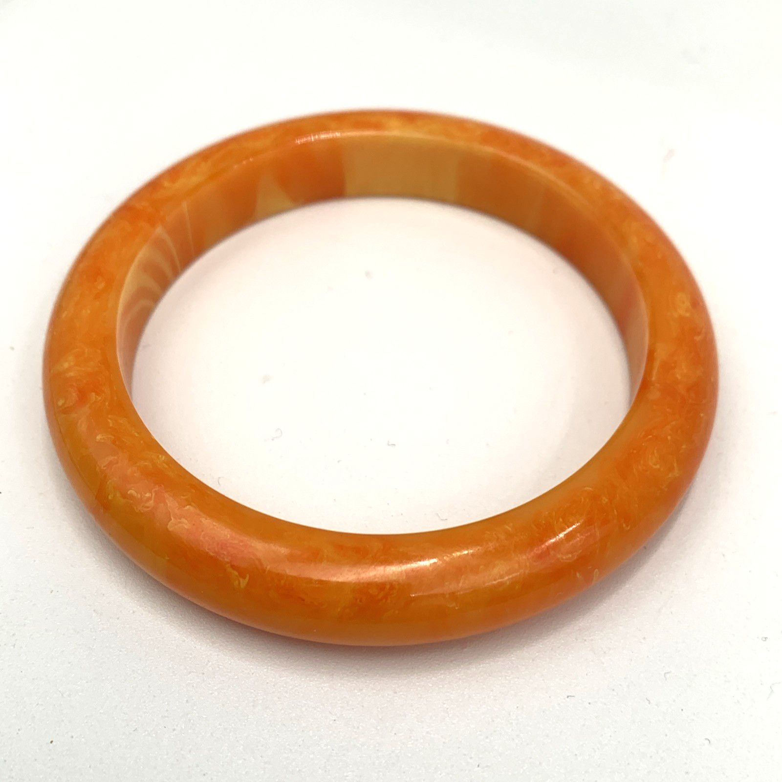 Vintage 12 mm Wide BAKELITE Bangle Bracelet Orange Marbled 29.3g 8″ IC