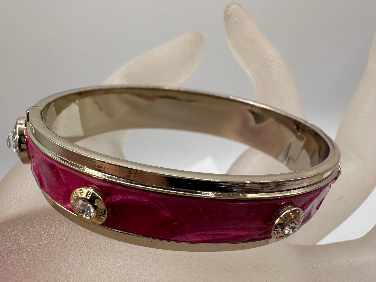 GOLD PLATED CRYSTAL FUCHSIA PINK FAUX SNAKE SKIN HENRI BENDEL NY SIGNED BRACELET